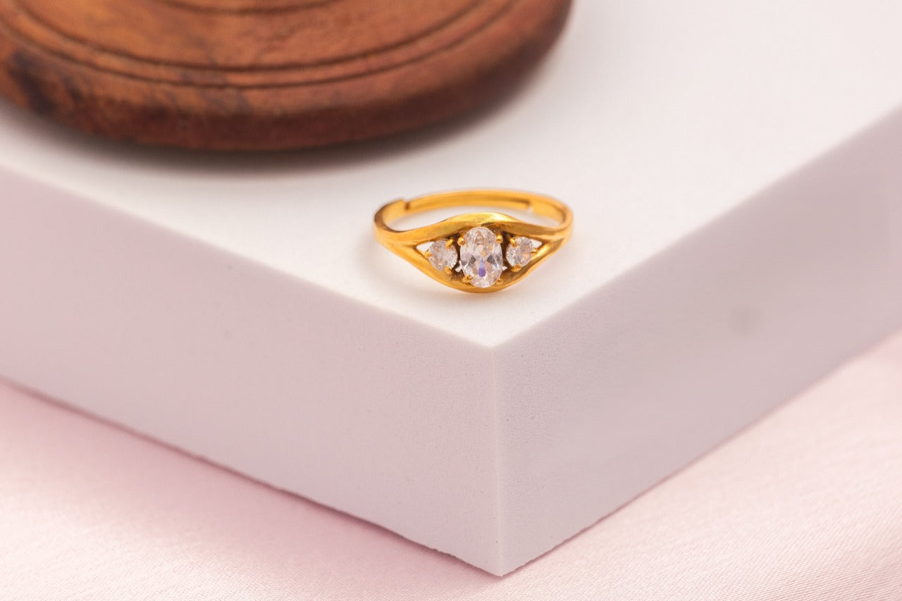 Classic Trio Spark Ring