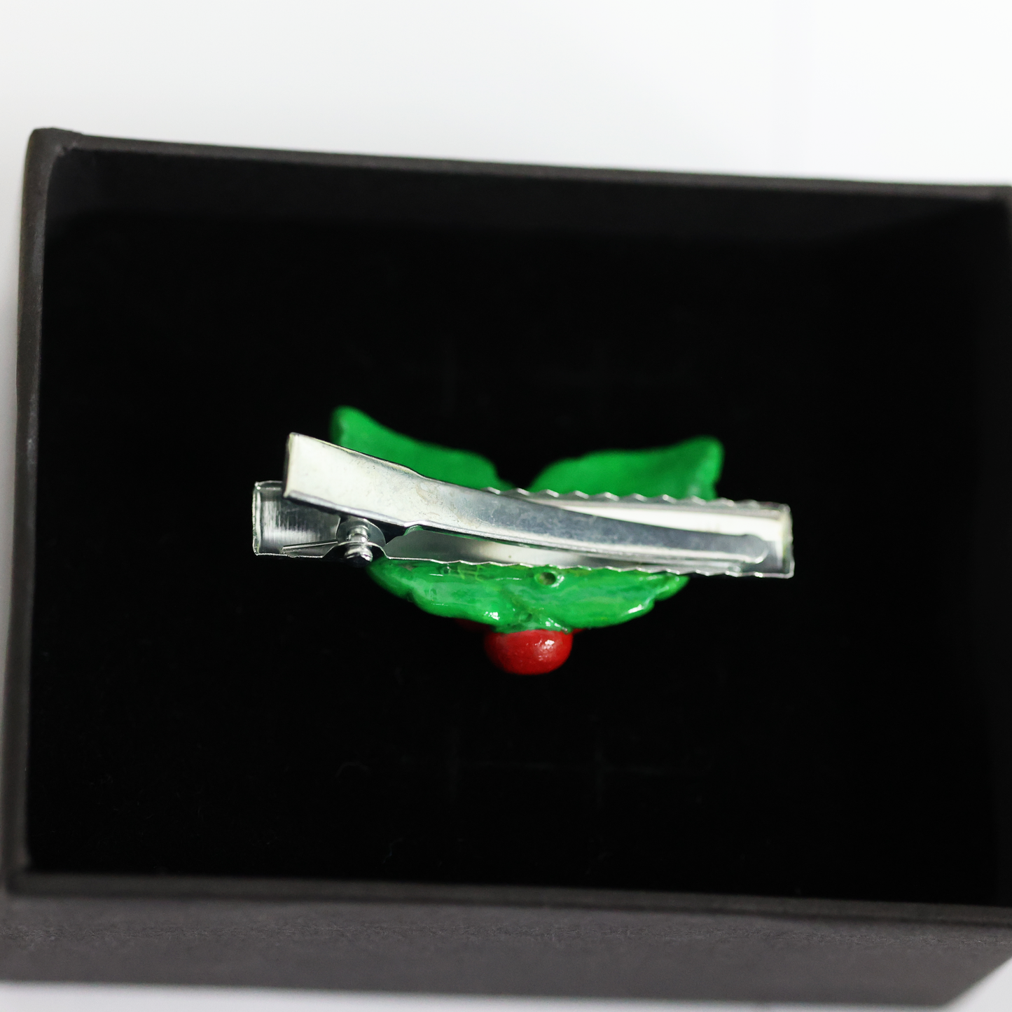 Clay Christmas Hair Clip – Handmade Holly Leaves and Red Berries Alligator Clip